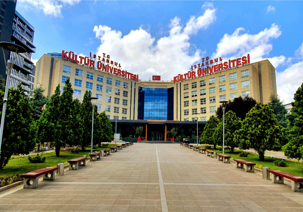 جامعة كولتور في اسطنبول